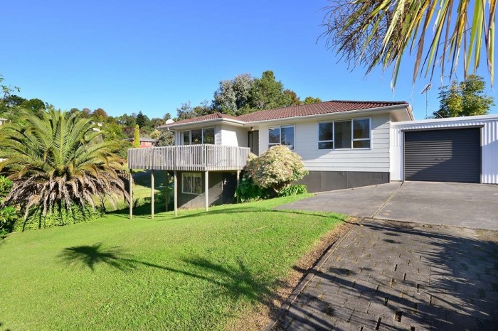 2/10 Scarlock Avenue, Browns Bay, North Shore City, Auckland