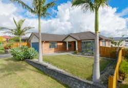 12 Toledo Avenue, Henderson, Waitakere City, Auckland