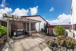 2/17 Sturm Avenue, Massey, Waitakere City, Auckland