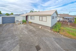 1/12 Melleray Place, Randwick Park 2105, Manukau City, Auckland