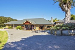 Matakana Coastal Jewel in Auckland New Zealand for sale on JamesEdition