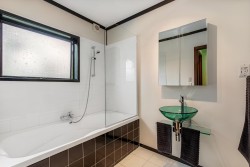 2/14 Tallington Crescent, Torbay 0630, North Shore City, Auckland