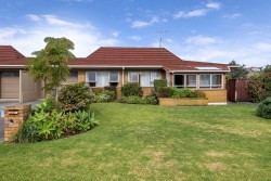 2 / 15 Vivian Wilson Drive, Bucklands Beach 2012, Manukau, Auckland