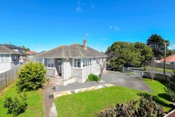 17 Anderson Avenue, Point England, Auckland City 1072