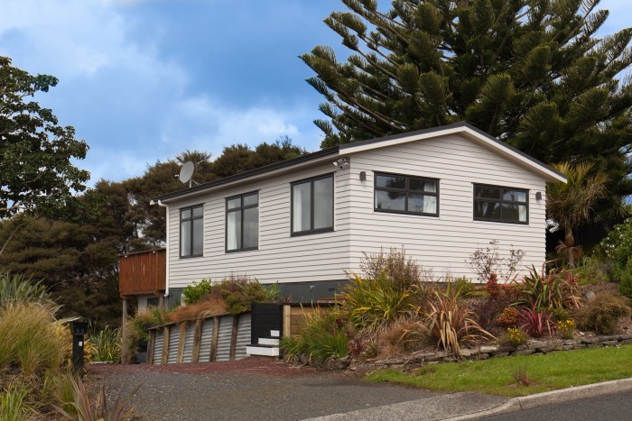 62 Government Road, Raglan, Waikato District 3225