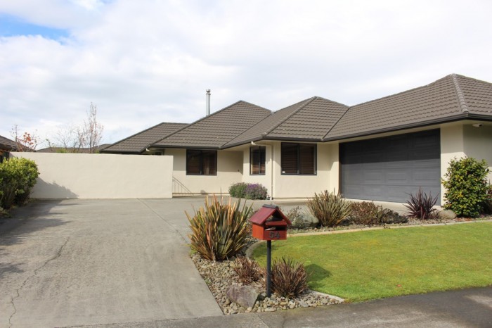 54 Roberts Line, Kelvin Grove, Palmerston North City, Northland