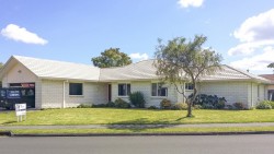 27 Thornlea Dr, Welcome Bay, Tauranga 3112