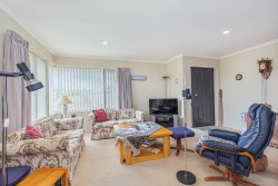 1 Chardonnay Rise, Henderson Heights, Auckland 0000