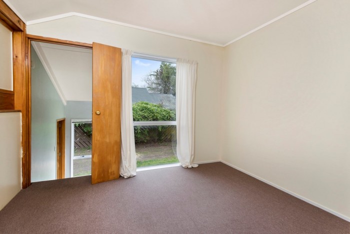 6 Gloaming Place, Conifer Grove, Manukau City 2105, Auckland