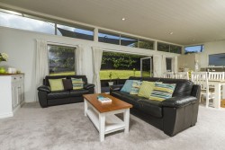 1/22 Kiteroa Terrace, Rothesay Bay, Auckland 0630