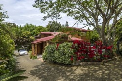37 Kiteroa Terrace, Rothesay Bay, Auckland 0630