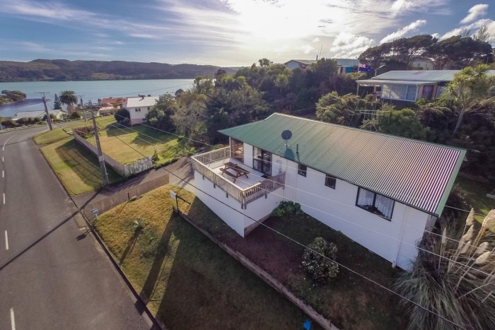 8B Government Road, Raglan, Waikato District 3225