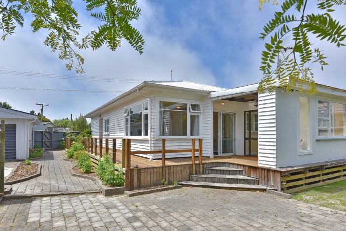 77 Dunns Avenue, Pines Beach, Waimakariri District 7472, Canterbury