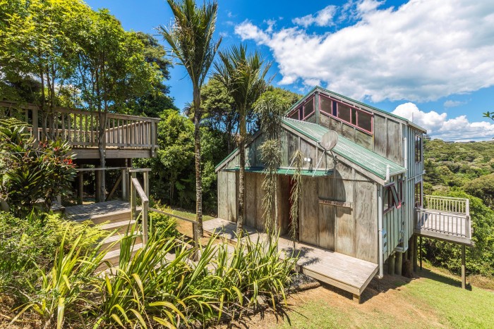 77 Fairview Crescent, Omiha, Waiheke Island 1081, Auckland