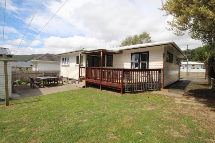 44 Lees Grove, Wainuiomata, Lower Hutt City, Wellington