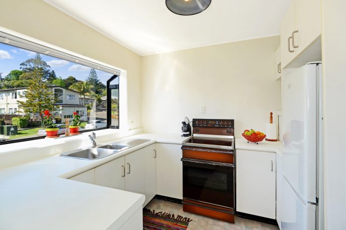 2/12 Agincourt Street, Glenfield, North Shore City 0629, Auckland