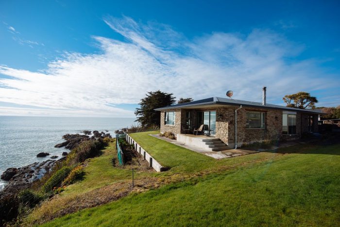 9 Esplanade, Kaka Point, Clutha District 9271, Otago