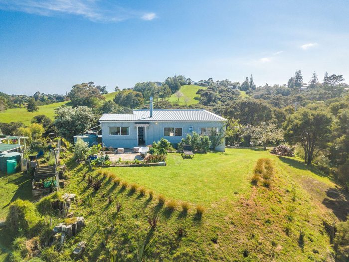 13 Junction Road, Oneroa, Waiheke Island 1081, Auckland