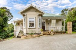 709 Scenic Drive, Henderson Valley 0612, Auckland