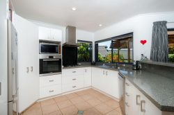 51 Millstream Dr Henderson, Auckland 0610