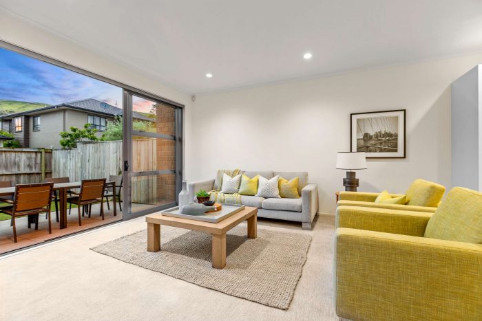 26 Purchas Hill Drive, Stonefield­s, Auckland City, Auckland, 1072, New Zealand