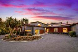 16 Waimana Place, Wanaka, Otago, 9305, New Zealand