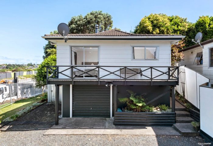 2/24 Cedar Heights Avenue, Massey, Waitakere City, Auckland, 0614, New Zealand