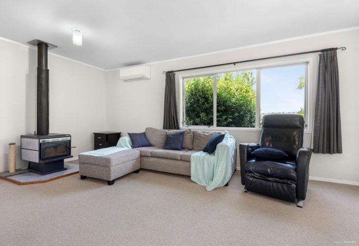 2/24 Cedar Heights Avenue, Massey, Waitakere City, Auckland, 0614, New Zealand