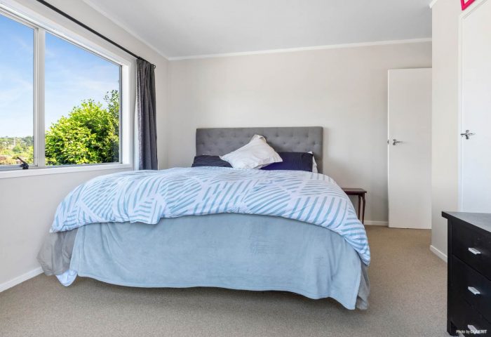 2/24 Cedar Heights Avenue, Massey, Waitakere City, Auckland, 0614, New Zealand