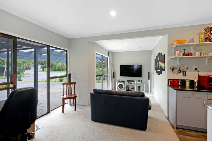 2 Montclair Rise, Browns Bay, North Shore City 0630, Auckland