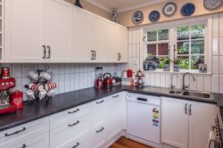 60 Simla Crescent, Khandallah­, Wellington, 6035, New Zealand