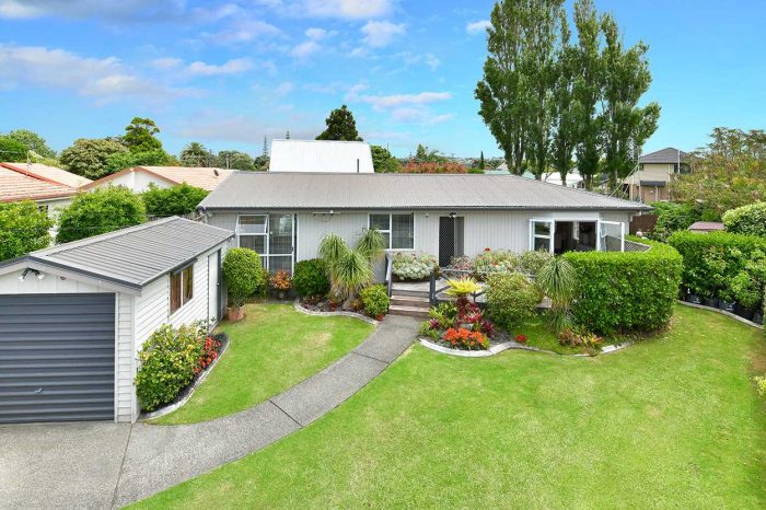 9 Ross Crescent, Orewa, Rodney, Auckland, 0931, New Zealand