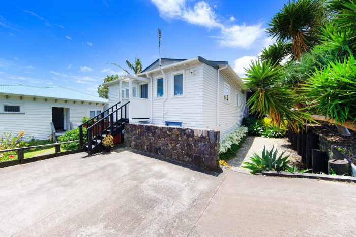 1/185 Lake Road, Belmont, North Shore City, Auckland, 0622, New Zealand