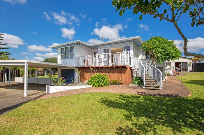 13 De Thiery Place, Pakuranga, Manukau City, Auckland, 2010, New Zealand