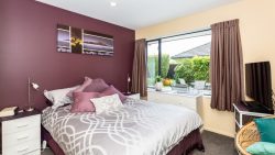 8 Hideaway Gate, Parklands, Christchur­ch City, Canterbury, 8083, New Zealand