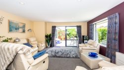 8 Hideaway Gate, Parklands, Christchur­ch City, Canterbury, 8083, New Zealand