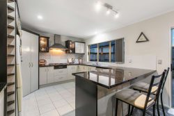 7 Noble Court, Flat Bush, Manukau City, Auckland, 2016, New Zealand