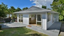 63 Weatherly Road, Torbay, North Shore City, Auckland, 0630, New Zealand