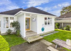 44a Seddon Street, Wallacevil­le, Upper Hutt, Wellington, 5018, New Zealand