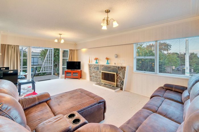 16 Hollinbrig­g Place, Manurewa, Manukau City, Auckland, 2102, New Zealand