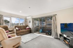 24 Volante Ave, Wattle Downs, Auckland 2103, New Zealand