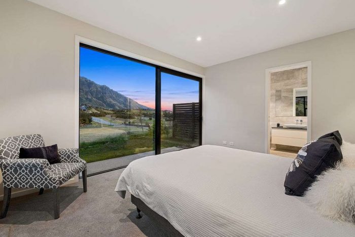 12 Falconer Rise, Jacks Point, Queenstown­-Lakes, Otago, 9348, New Zealand