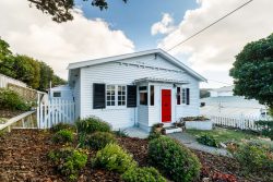 8 Messines Road, Karori, Wellington­, 6012, New Zealand