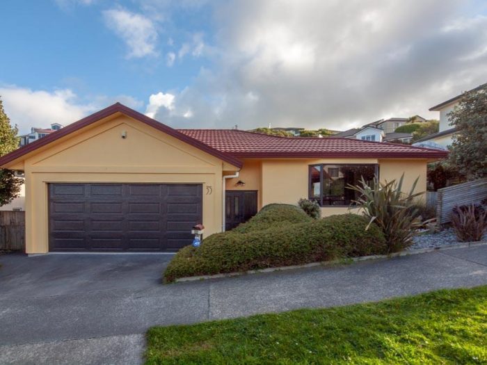 35 Waverton Terrace, Churton Park, Wellington­, 6037, New Zealand