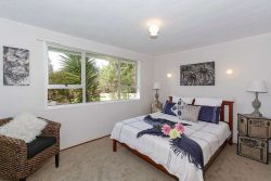 26 Butterworth Dr, Glendene, Auckland 0602, New Zealand