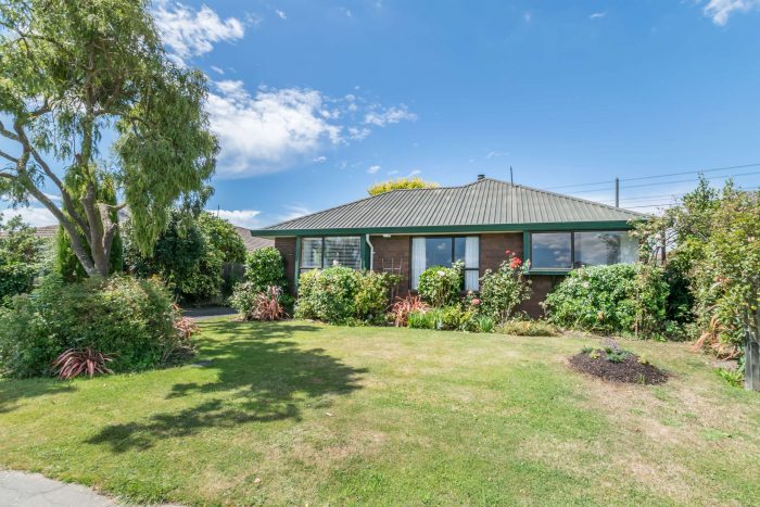 111 Hawthornde­n Road, Avonhead, Christchur­ch City, Canterbury, 8042, New Zealand