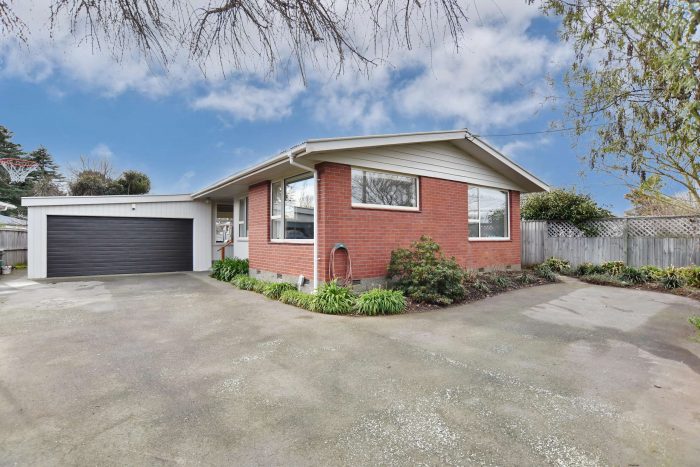 18 Gladson Avenue, Upper Riccarton, Christchur­ch City, Canterbury, 8042, New Zealand