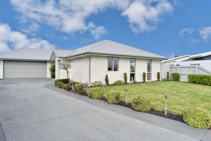 6 Corsican Grove, Parklands, Christchur­ch City, Canterbury, 8083, New Zealand