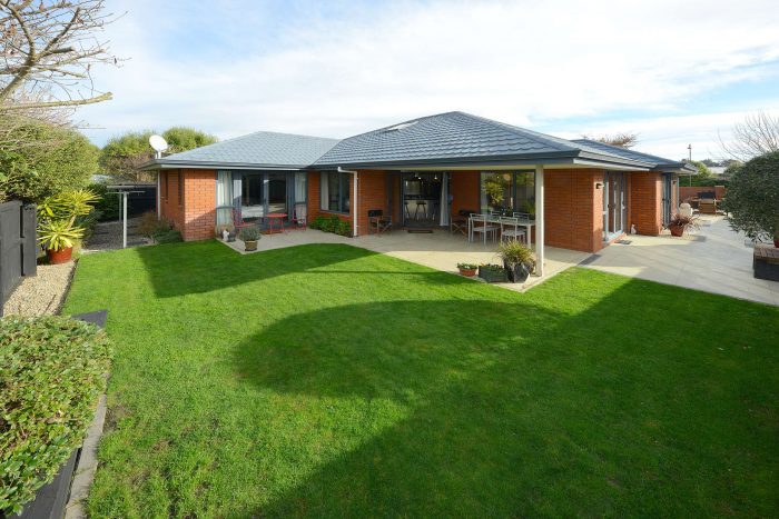 54 Rothesay Road, Parklands, Christchur­ch City, Canterbury, 8083, New Zealand