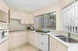 1/12 Wernham Pl, Northcote, Auckland 0626, New Zealand